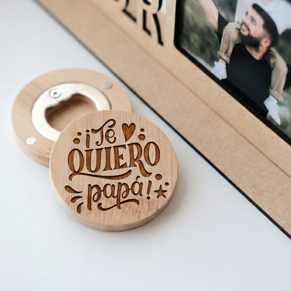 Pack Regalo Papá: Marco de Fotos de Madera "Papi eres el MEJOR" + Abridor Grabado