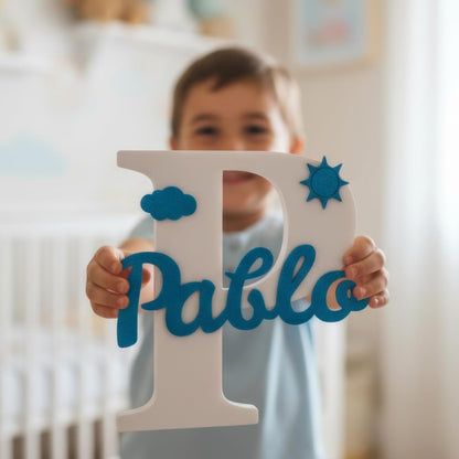 Letra Decorativa Personalizada con Siluetas