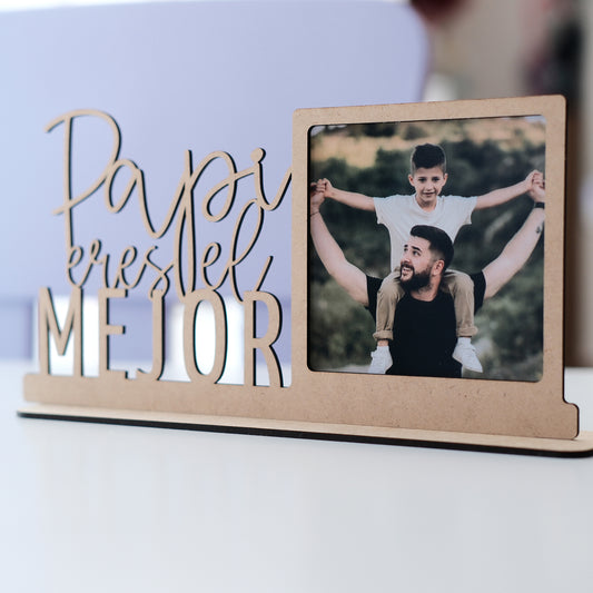 Pack Regalo Papá: Marco de Fotos de Madera "Papi eres el MEJOR" + Abridor Grabado